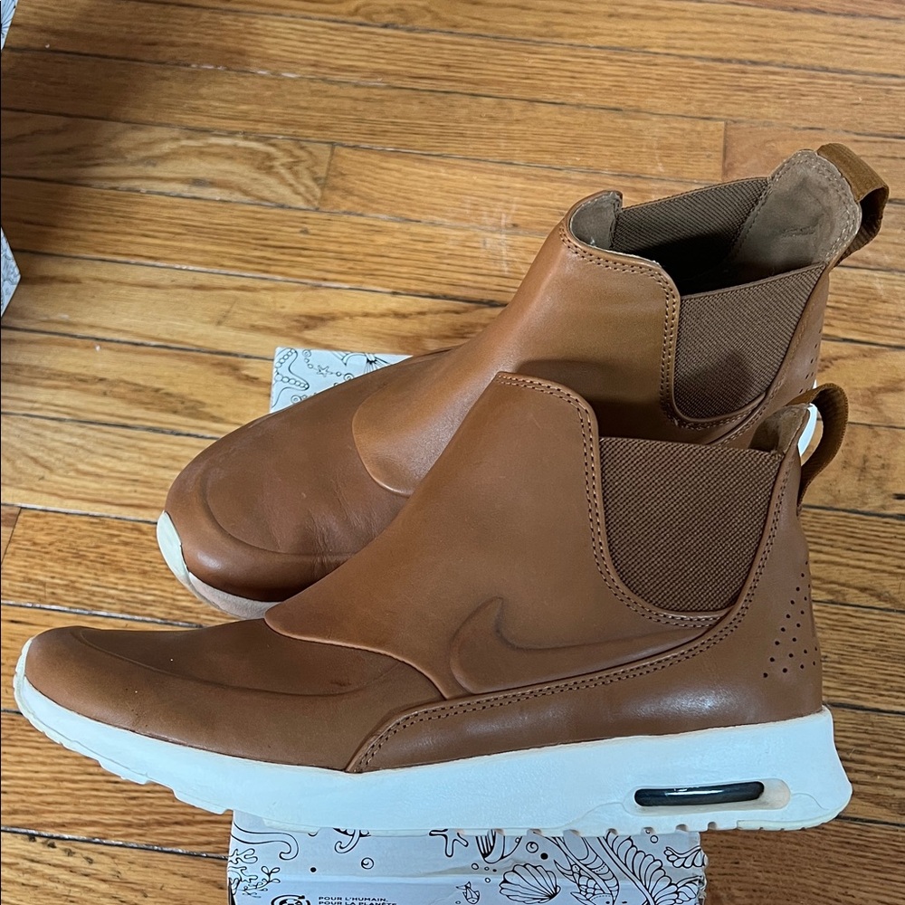 Nike Air Max Thea mid Women's Brown Slip-On Sneakers